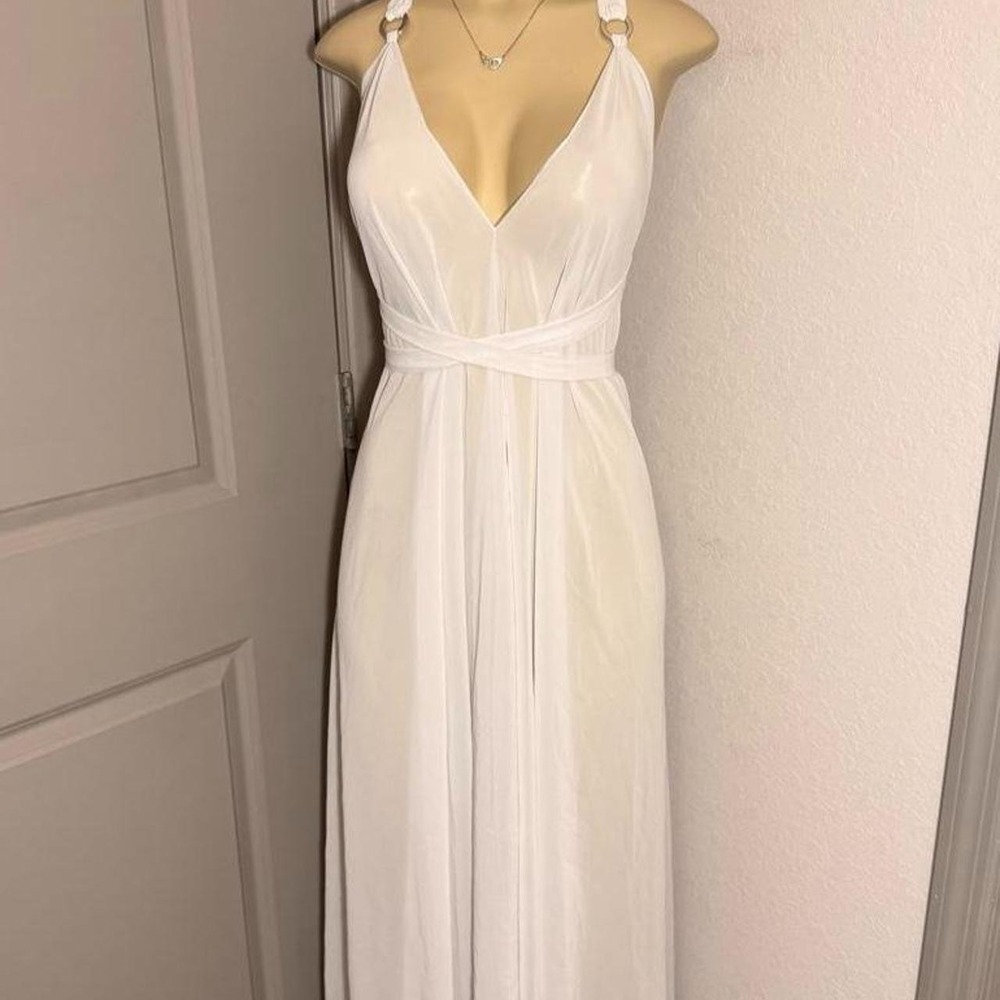 Zury Beautiful Sheer White maxi dress with flowy fit!